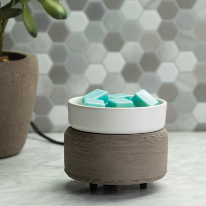 Grey Texture 2-in-1 warmer with melted wax in the removable dish